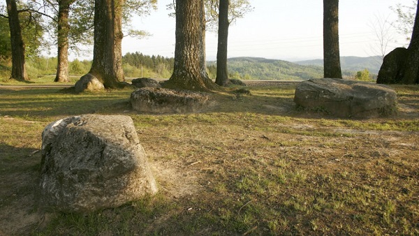 lekovite_stene_selo_devetina